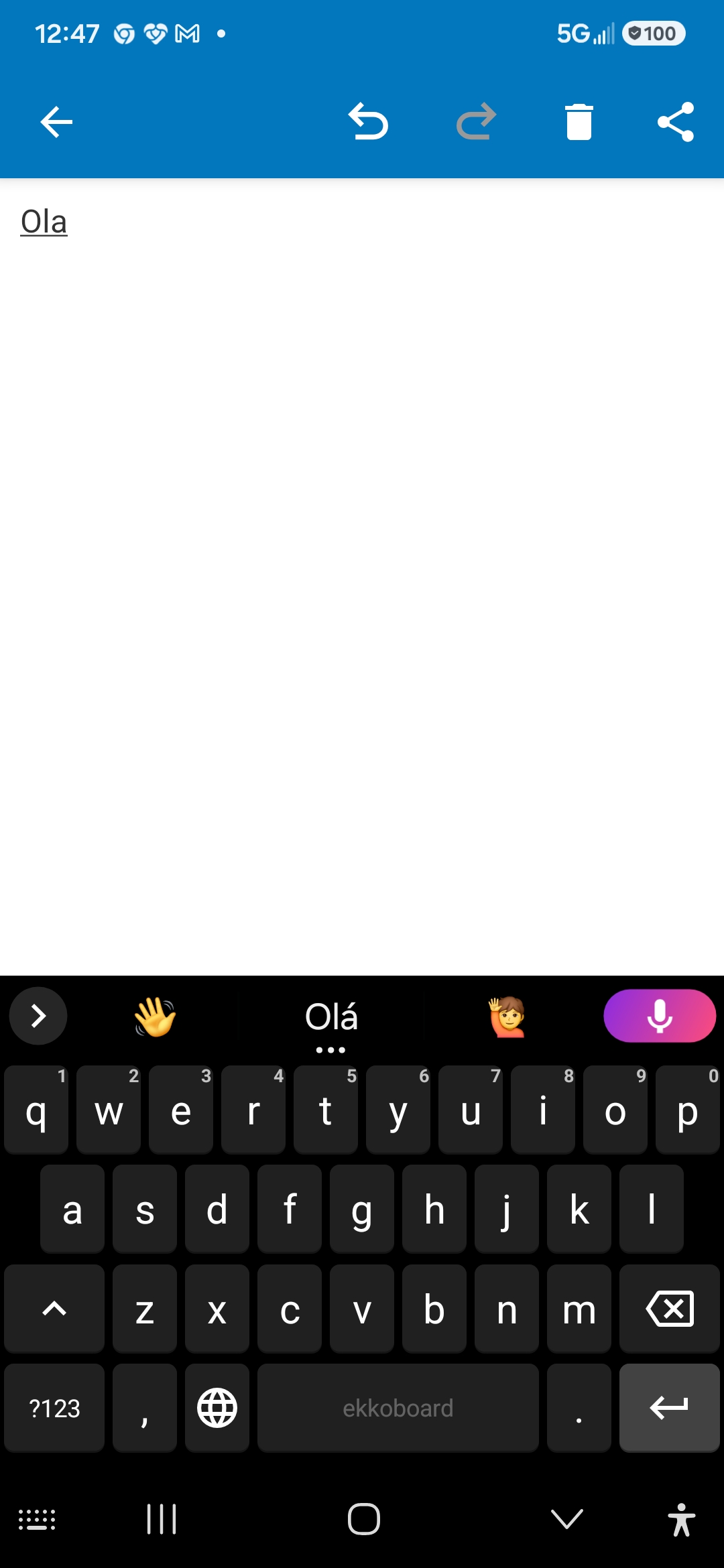 The word Ola autocorrecting to Olá on the ekkoboard keyboard, confirming the Portuguese dictionary is working